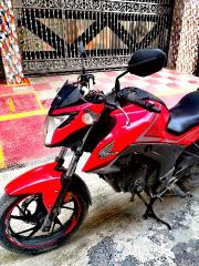 CB Hornet 160R